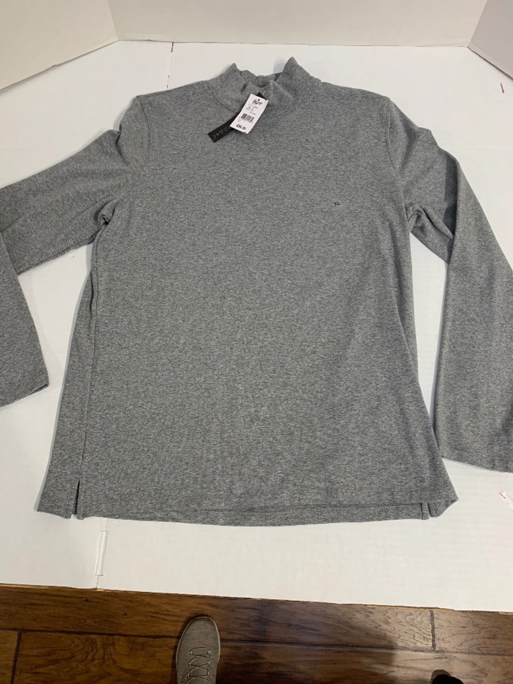 NWT Womans Gray Long Sleeve Size XL Pullover Top Shirt